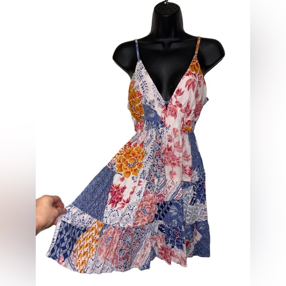 Floral Patchwork Spaghetti-Strap Above the knee Sundress -⭐️NWT⭐️ - Picture 2 of 6